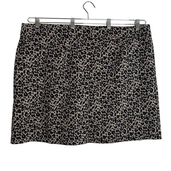 LOFT Plus Womens Mini Skirt Size 24 Tan Black Leopard Print Animal Stretch - Picture 3 of 7